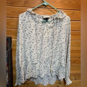 Universal Thread Black and White Floral Blouse